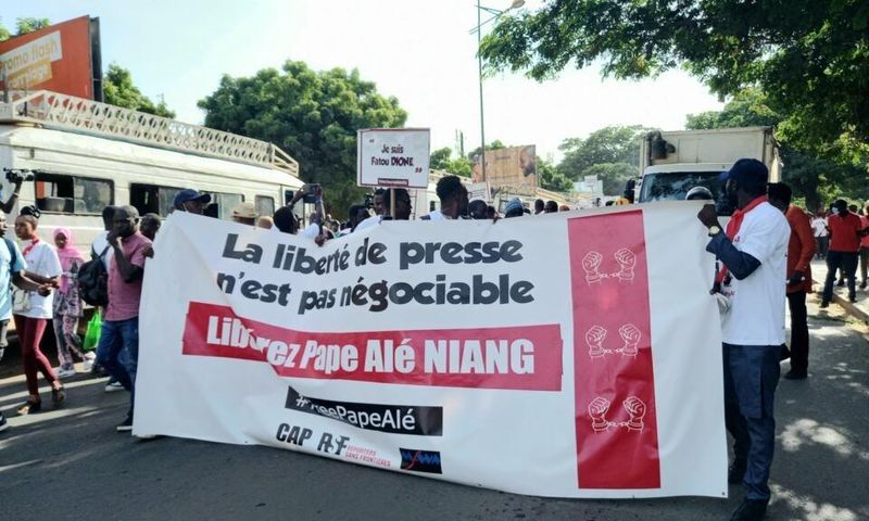 Manifestation de la Presse au Senegal pour la libération du journaliste Pape Alé Niang
