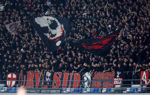 milan-psg-attaque-au-couteau-un-blesse-grave-icon lp 21550404-367644