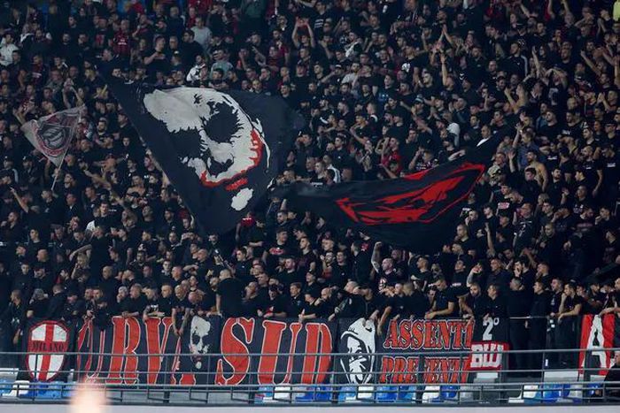 milan-psg-attaque-au-couteau-un-blesse-grave-icon lp 21550404-367644