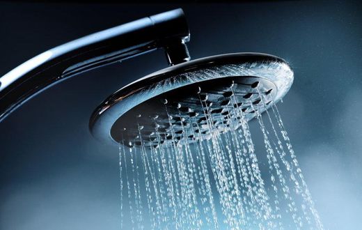 il y a des avantages à ne pas prendre une douche tous les jours.