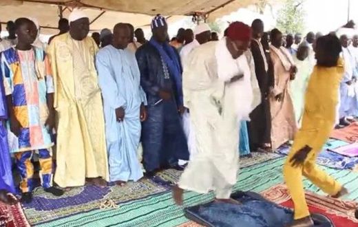 Imam agressé en pleine prière