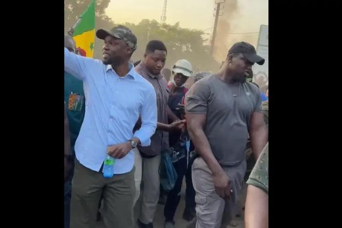 Ousmane Sonko apparait en public