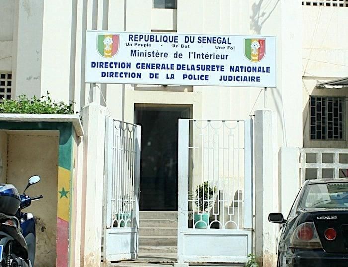 La Division des Investigations Criminelles (DIC) est rattachée à la Direction de la Police Judiciaire (DPJ) du Sénégal.