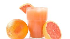 Fruits ou jus de fruits : lequel est le meilleur ? ©Inga Nielsen Shutterstock.com
