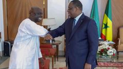 Macky Sall reçoit Idrissa Seck (g), le 24 mars au palais présidentiel à Dakar