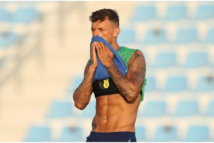 Ben White lors d'une séance d'entraînement au stade Al Wakrah, le 27 novembre 2022, à Doha, au Qatar. Photo par Eddie Keogh. Source : Getty Images
