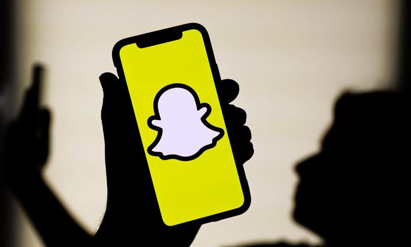 Snapchat announced on Monday its plans to launch its own version of ChatGPT it calls My AI.NurPhoto / Getty Images