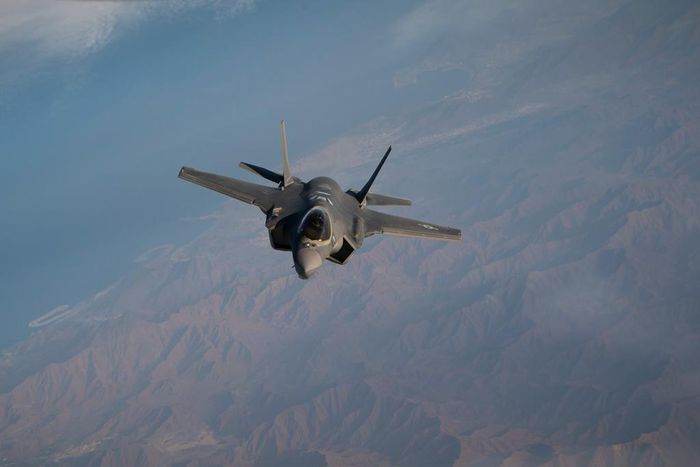 A US Air Force F-35 Lightning II flies over the US Central Command area of responsibility, July 17, 2020.US Air Force photo by Airman 1st Class Duncan C. Bevan