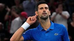 Novak Djokovic advanced to the semi-final of the Nitto ATP Finals