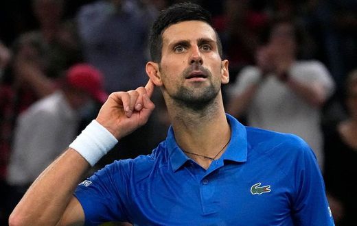 Novak Djokovic advanced to the semi-final of the Nitto ATP Finals