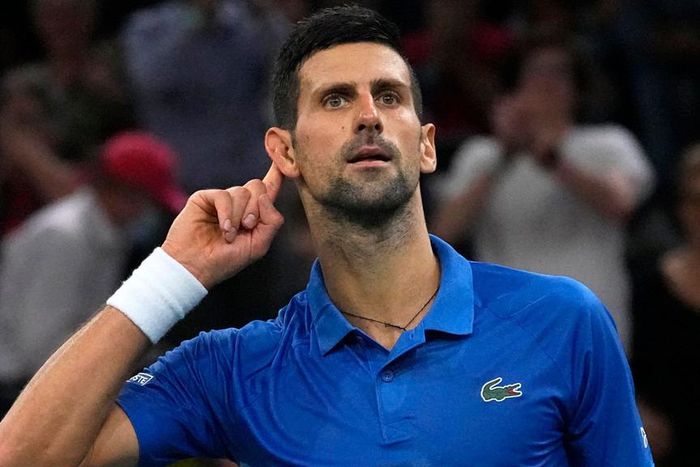 Novak Djokovic advanced to the semi-final of the Nitto ATP Finals