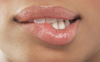 5 home remedies for soft pink lips [Credit: Lopolics]