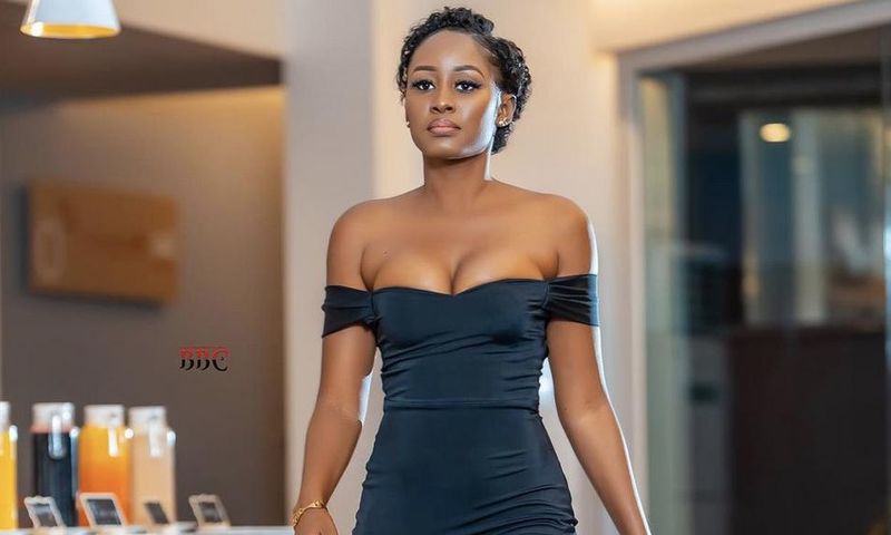 Queen bizz1
