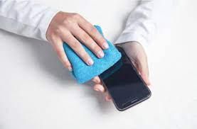 téléphone et eau