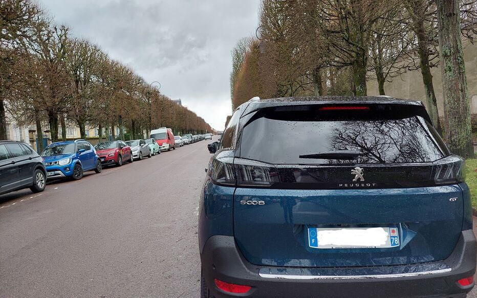 Illustration Depuis septembre 2020, les gendarmes de la SR de Versailles (Yvelines) ont démantelé 10 équipes de voleurs spécialisés dans les SUV Peugeot LPVW