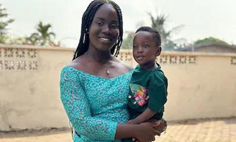 Mme Eghan et son fils Ace Liam