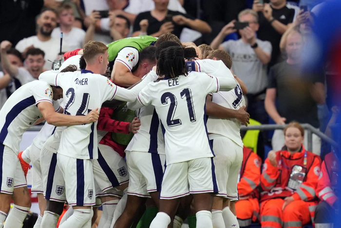 Euro-2024-LAngleterre-renverse-la-Slovaquie-et-rejoint-les-quarts