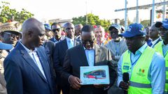 Macky Sall en visite de chantier au BRT