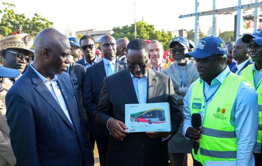 Macky Sall en visite de chantier au BRT