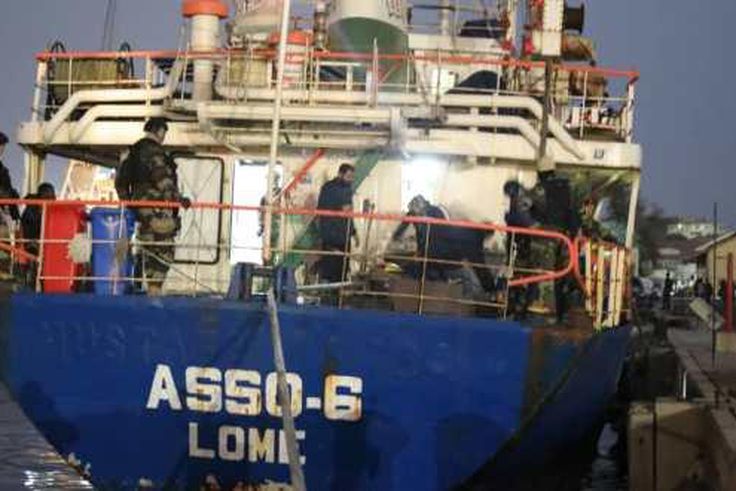 Dimanche 27 juin 2021 - Un navire sous pavillon inconnu a été intercepté à 240 km des côtes sénégalaises avec à son bord 8 tonnes de haschisch