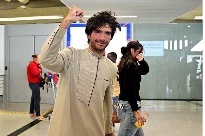 Juan Branco arrivé à Paris