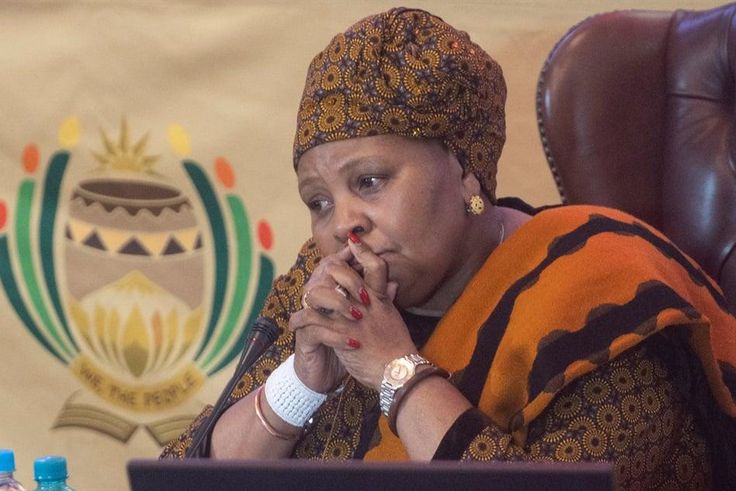 Nosiviwe Mapisa-Nqakula