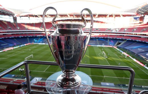 Le trophee de la Ligue des Champions à Lisbonne le 22 août 2020