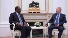 Le président Macky Sall (gauche) reçu par son homologue russe Vladimir Poutine (droite), le 18 juin 2018, lors de la coupe du monde 2018 en Russie