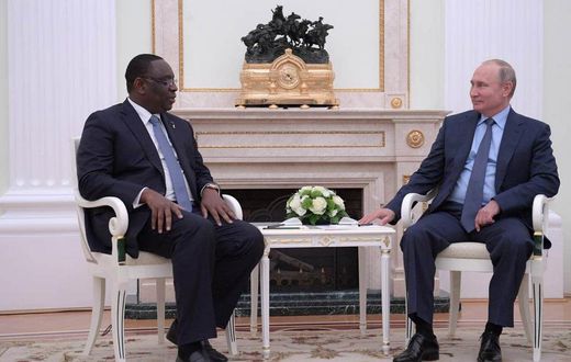 Le président Macky Sall (gauche) reçu par son homologue russe Vladimir Poutine (droite), le 18 juin 2018, lors de la coupe du monde 2018 en Russie