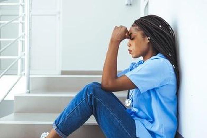 Une infirmiere très triste