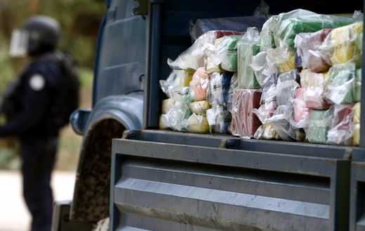 DEUX ÉTUDIANTS MAROCAINS ET UN COMMERÇANT SÉNÉGALAIS ARRÊTÉS POUR TRAFIC DE DROGUE
