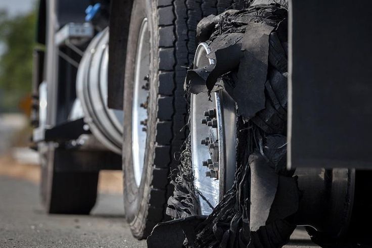 pneu-semi-remorque-eclate