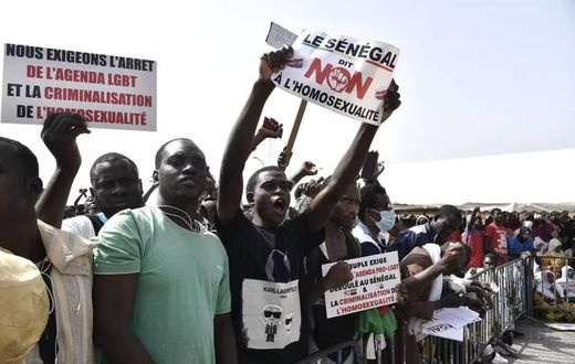 Une-manifestation-le-20-février-2022-à-Dakar-appelant-à-des-mesures-répressives-plus-strictes-contre l'homosexualité