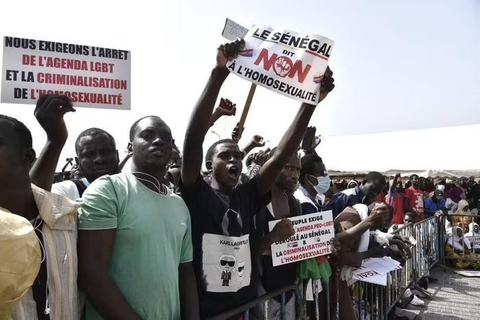 Une-manifestation-le-20-février-2022-à-Dakar-appelant-à-des-mesures-répressives-plus-strictes-contre l'homosexualité