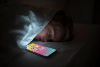 enfant-accro-aux-reseaux-sociaux 23-2149415968