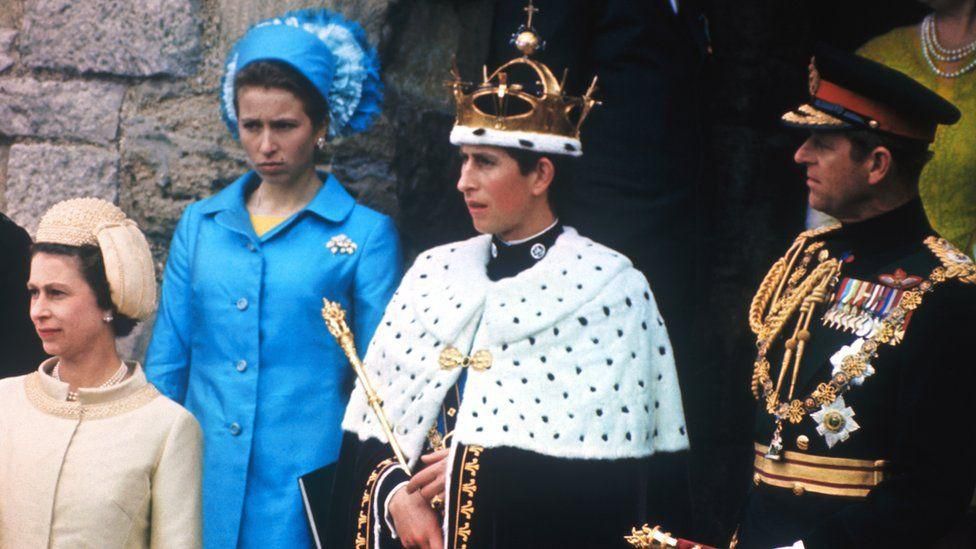 Charles couronné en 1960