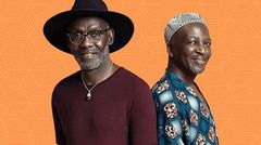 Ismaïla Touré (à gauche) formait le groupe Touré Kunda avec son frère Sixu Tidiane Touré (à droite).