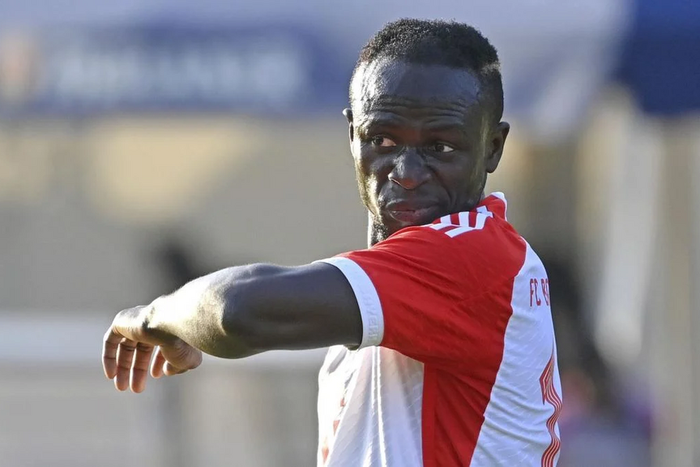 Sadio Mané rachète Bourges