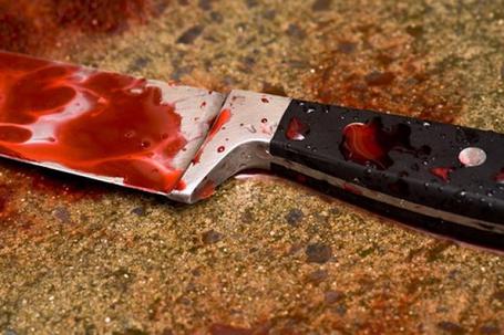Couteau-meurtre-blood-sang-knike