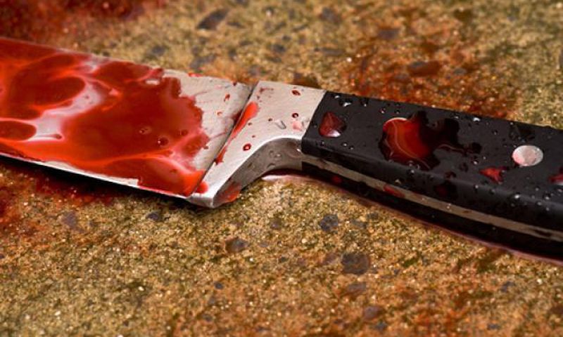 Couteau-meurtre-blood-sang-knike