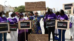 Manifestation du Collectif des féministes du Sénégal contre les violences faites aux femmes, le 3 juillet 2021, place de l’Obélisque, à Dakar © SEYLLOU-AFP