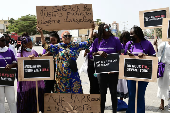 Manifestation du Collectif des féministes du Sénégal contre les violences faites aux femmes, le 3 juillet 2021, place de l’Obélisque, à Dakar © SEYLLOU-AFP