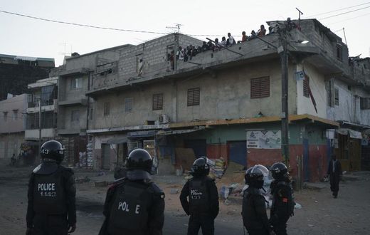 Des policiers anti-émeutes dans les rues de Dakar ce 3 juin 2023 AP Photo-Leo CorreaDAKAR