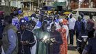 Des électeurs ont fait la queue tôt ce matin, patientant ici à Dakar avant l'ouverture d'un des bureaux de vote de la capitale.