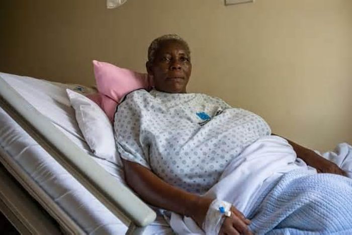 Une femme de 70 ans donne naissance à des jumeaux !