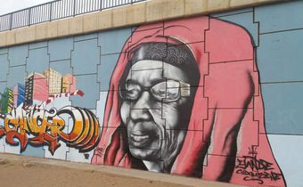 Yande Codou Sène sur une fresque murale à Dakar, Sénégal