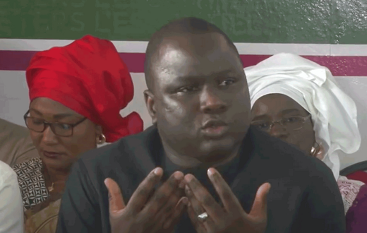 Yewwi-Askan-Wi-face-à-la-presse