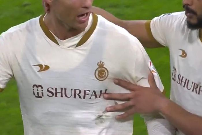 Cristiano Ronaldo (à gauche) en colère après la défaite 1-0 d'Al Nassr contre Al-Ittihad. Saudi Sports Company SSC/Twitter/@ssc_sports