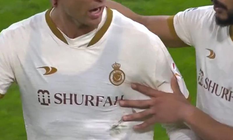 Cristiano Ronaldo (à gauche) en colère après la défaite 1-0 d'Al Nassr contre Al-Ittihad. Saudi Sports Company SSC/Twitter/@ssc_sports