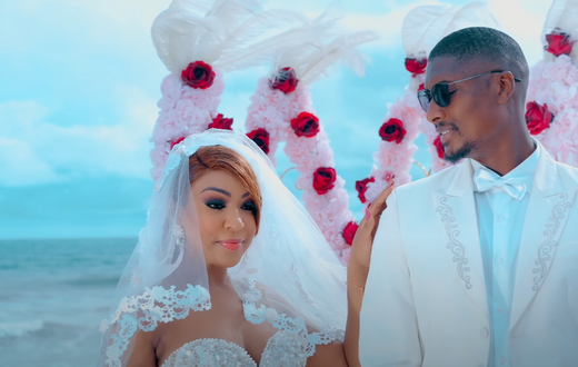 Capture d'écran du clip Yeuk-Yeuk de Viviane Chidid
